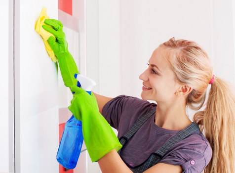 Carpet cleaning in Earlscourt with fresh results in a bright home interior